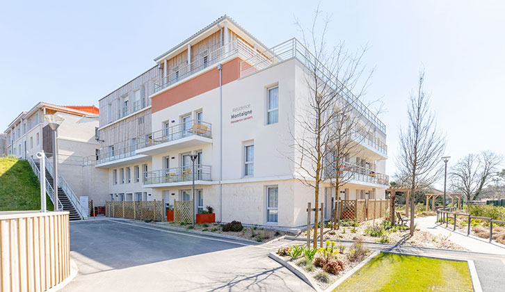 {Résidence seniors} {Résidence Montaigne} DomusVi {Résidence seniors} {Résidence Montaigne} DomusVi